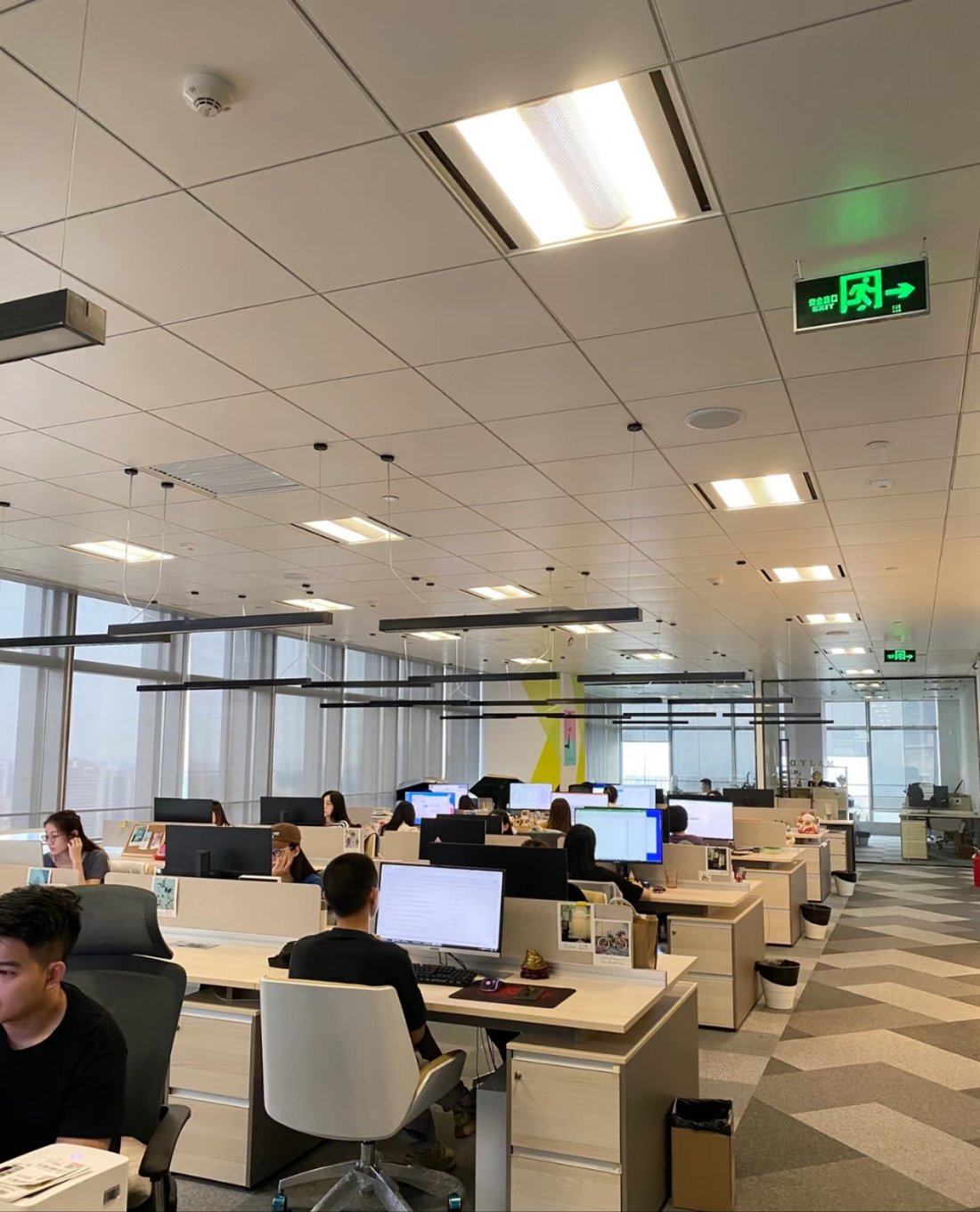 Cozy Foot customer service and operations floor with multiple workstations