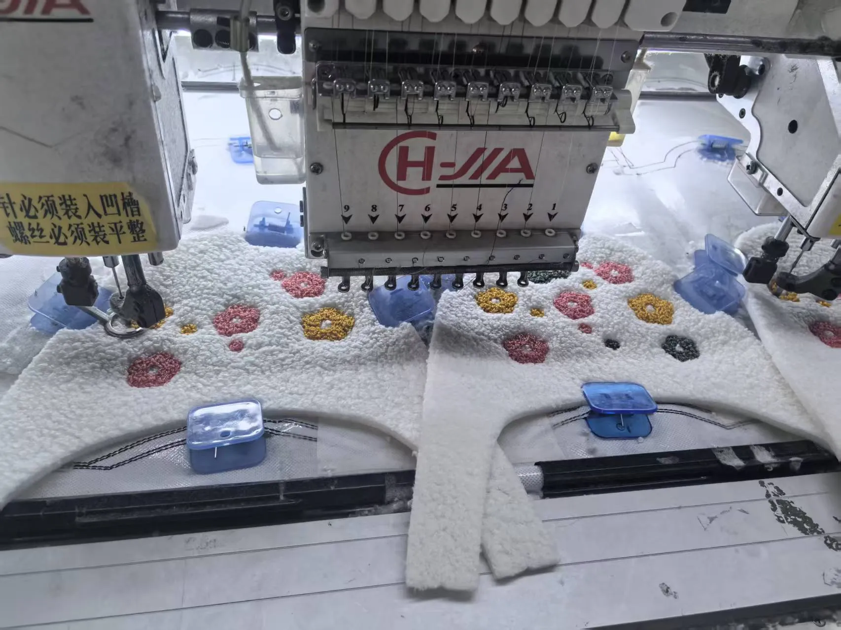 Multi-color embroidery